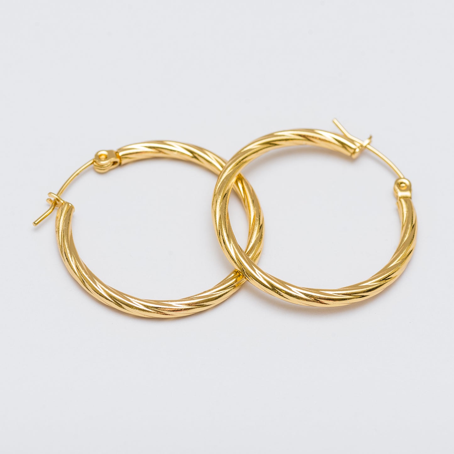 Twist hoops