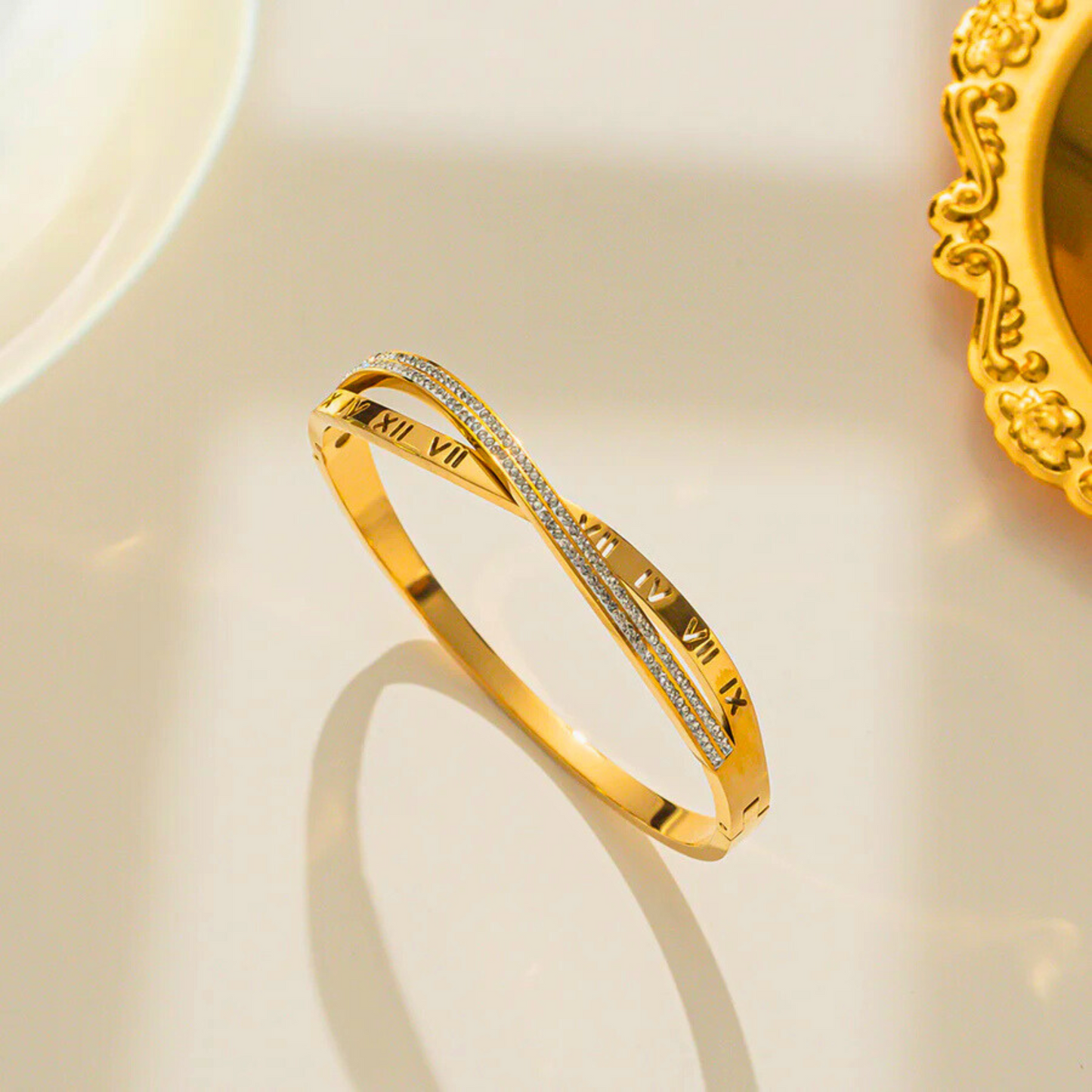 Roma Glow Bangle